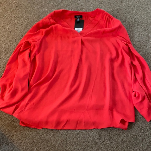 Women’s blouse - Picture 1 of 1